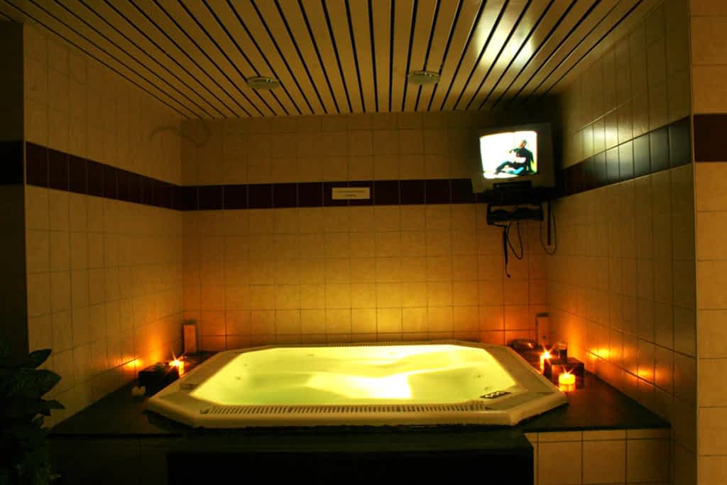 Sauna, Soğuk Duş Havuzu, Jakuzi